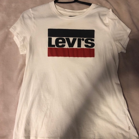 Levi’s tee - Picture 2 of 3